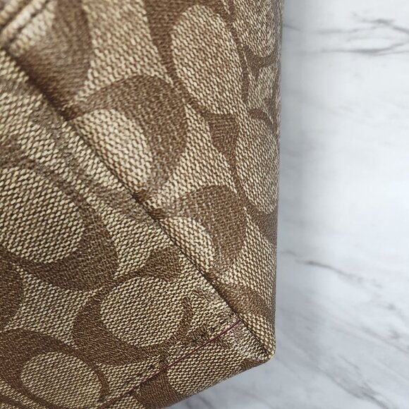 Nwot Coach Signature C's Khaki Shoulder Bag Purse - Picture 9 of 13